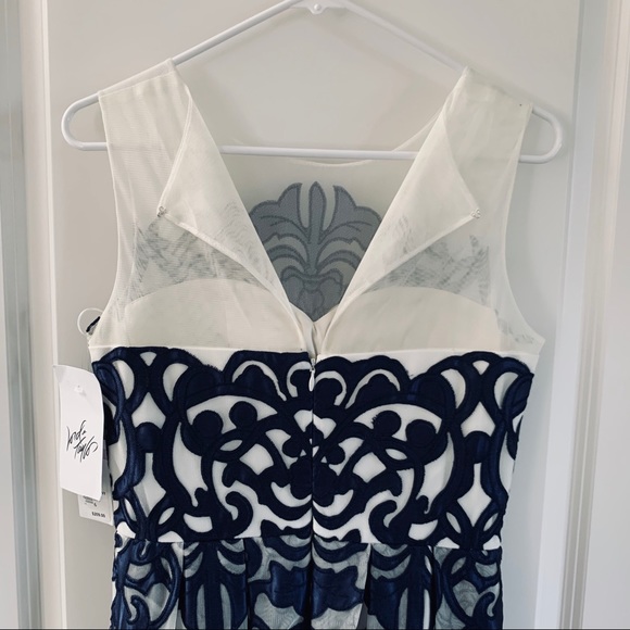 Cachet from Lord and Taylor - Picture 7 of 10